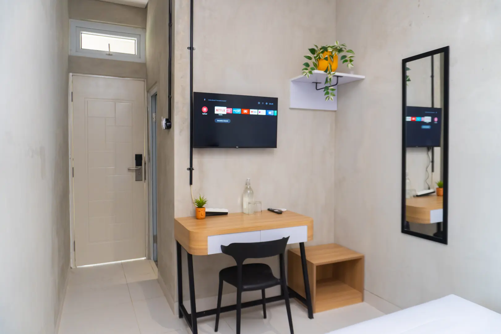 foto kamar Tipe Standar properti Behomy Crown Cikokol