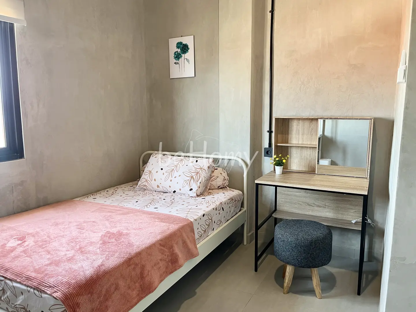 foto kamar Tipe Superior properti Behomy Her place Surabaya